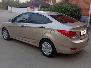2012 Hyundai Solaris I, бежевый, 720000 рублей, вид 4