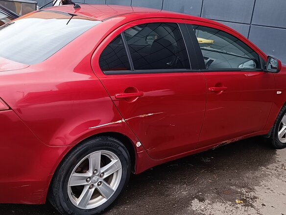 2008 Mitsubishi Lancer X, красный, 400000 рублей - вид 3