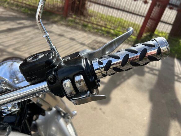 2007 Harley-Davidson Fat Boy, серебристый, 775000 рублей - вид 18