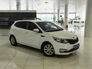 2016 Kia Rio III Рестайлинг, белый, 835000 рублей, вид 1