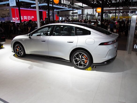 2026 Changan Qiyuan A06 28.39 kWh, серебристый, 2620000 рублей - вид 3