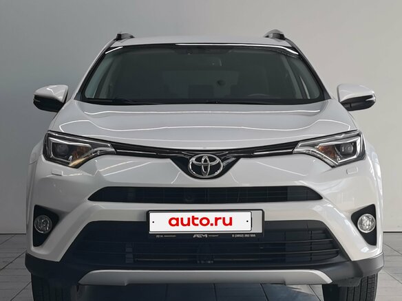 2015 Toyota RAV4 IV (XA40) Рестайлинг, белый, 2340000 рублей - вид 1