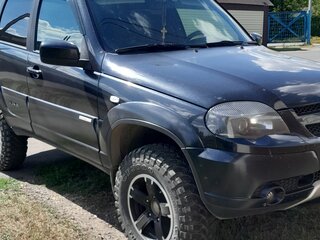 2013 Chevrolet Niva I Рестайлинг, чёрный, 730000 рублей, вид 2