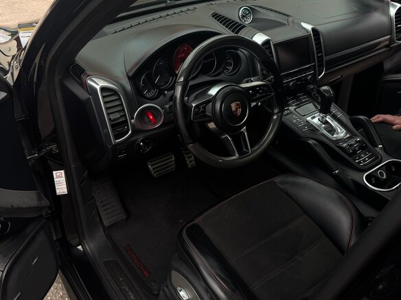 2015 Porsche Cayenne GTS II Рестайлинг (958), чёрный, 3500000 рублей - вид 5
