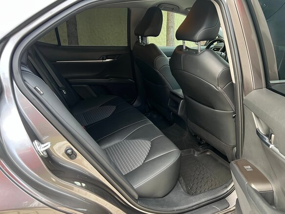 2022 Toyota Camry VIII (XV70) Рестайлинг, серый, 2799999 рублей - вид 8