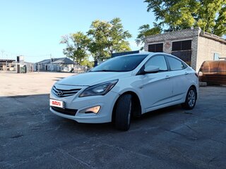 2014 Hyundai Solaris I Рестайлинг, белый, 650000 рублей, вид 1