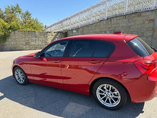 2018 BMW 1 серии 118i II (F20/F21) Рестайлинг 2, красный, 1650000 рублей, вид 2