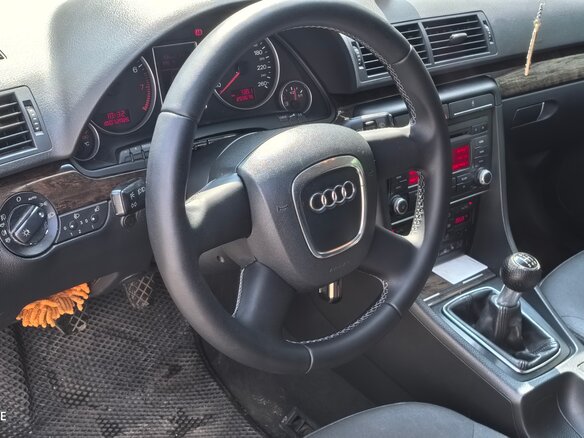 2006 Audi A4 III (B7), красный, 720000 рублей - вид 6