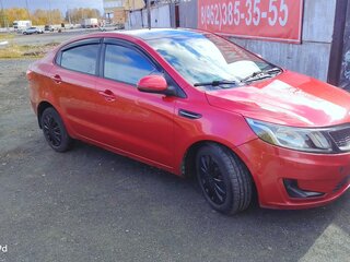2013 Kia Rio 4-speed III, красный, 580000 рублей, вид 5