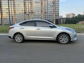 2021 Hyundai Solaris II Рестайлинг, серебристый, 1459000 рублей, вид 5