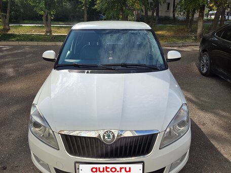 2011 Skoda Fabia II Рестайлинг, белый, 555000 рублей, вид 5