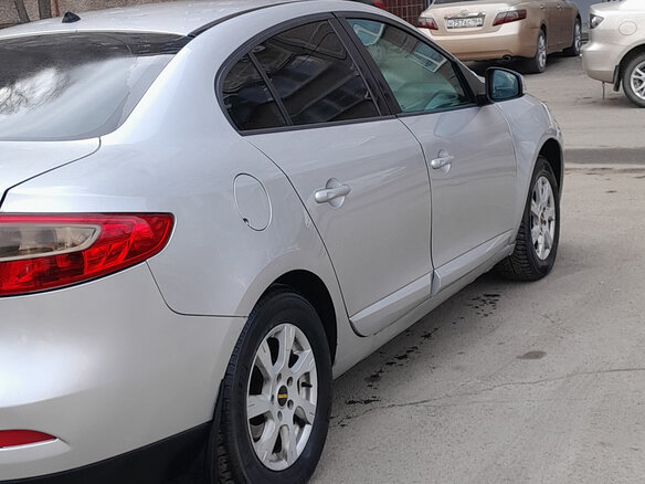 2010 Renault Fluence I, серебристый, 380000 рублей - вид 3