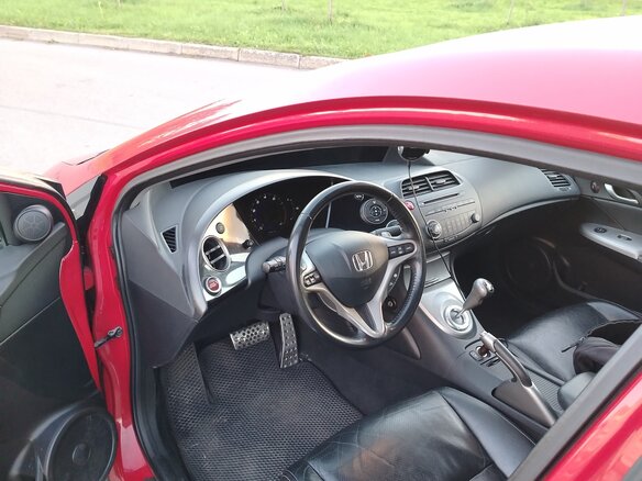 2008 Honda Civic VIII, красный, 500000 рублей - вид 16