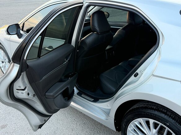 2018 Toyota Camry VIII (XV70), серебристый, 2499000 рублей - вид 24