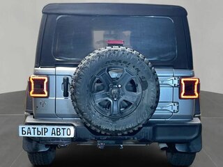 2021 Jeep Wrangler IV (JL), серебристый, 3590000 рублей, вид 3