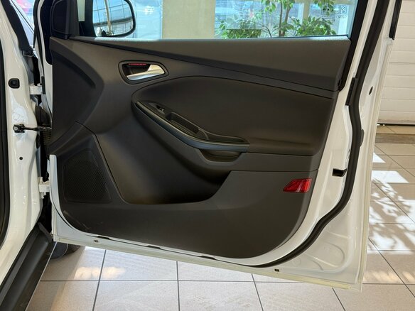 2014 Ford Focus III, белый, 1050000 рублей - вид 15