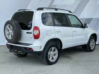 2017 Chevrolet Niva I Рестайлинг, белый, 862000 рублей, вид 5