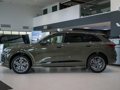 2026 Audi Q5 L III (GU), зелёный, 7540000 рублей, вид 3