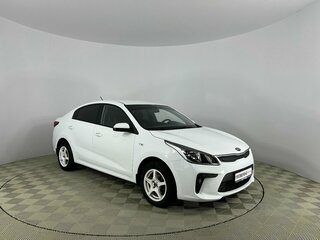 2020 Kia Rio IV, белый, 1347000 рублей, вид 3