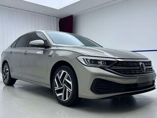 2022 Volkswagen Sagitar III Рестайлинг, серебристый, 1850000 рублей, вид 3