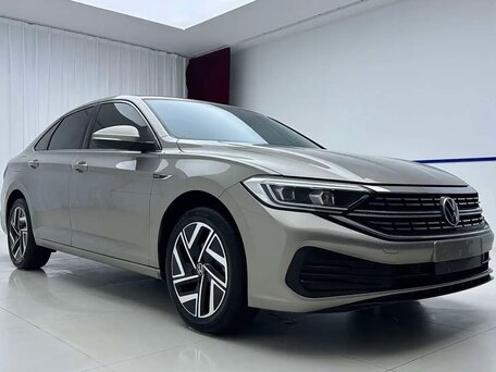 2022 Volkswagen Sagitar III Рестайлинг, серебристый, 1850000 рублей, вид 3