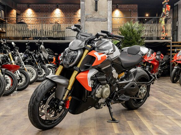 2026 Ducati Diavel V4, белый, 4290000 рублей - вид 2