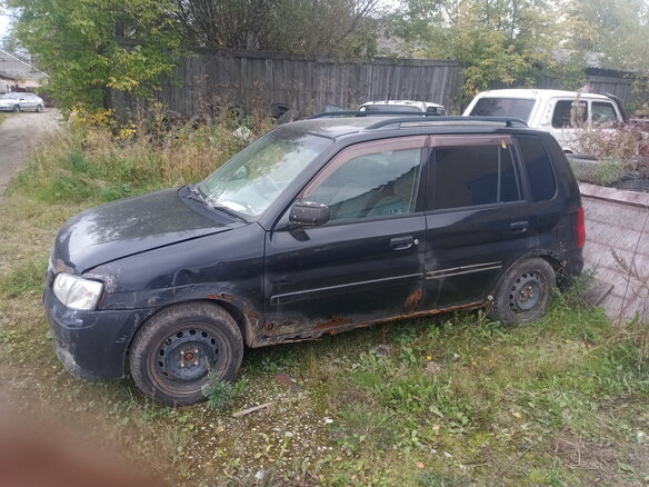 2000 Mazda Demio I (DW), чёрный, 100000 рублей - вид 4