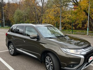 2021 Mitsubishi Outlander III Рестайлинг 3, коричневый, 1980000 рублей, вид 3