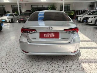 2023 Toyota Corolla XII (E210), серебристый, 1600000 рублей, вид 5