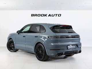 2026 Porsche Cayenne III Рестайлинг, серый, 20990000 рублей, вид 4