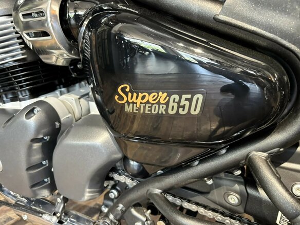 2026 Royal Enfield Super Meteor, зелёный, 773000 рублей - вид 7