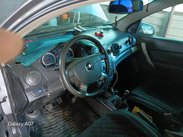 2010 Chevrolet Aveo I Рестайлинг, серый, 430000 рублей - вид 4