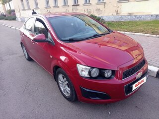 2014 Chevrolet Aveo II, красный, 825000 рублей, вид 3