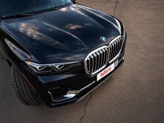 2021 BMW X7 40i I (G07), серый, 8900000 рублей, вид 3