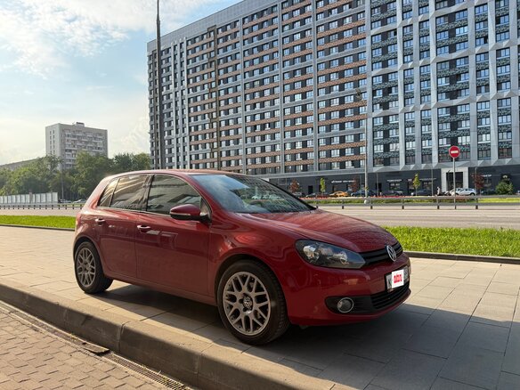 2011 Volkswagen Golf VI, красный, 1030000 рублей