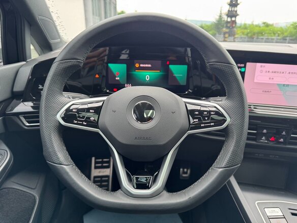 2023 Volkswagen Golf VIII, чёрный, 2098000 рублей - вид 10