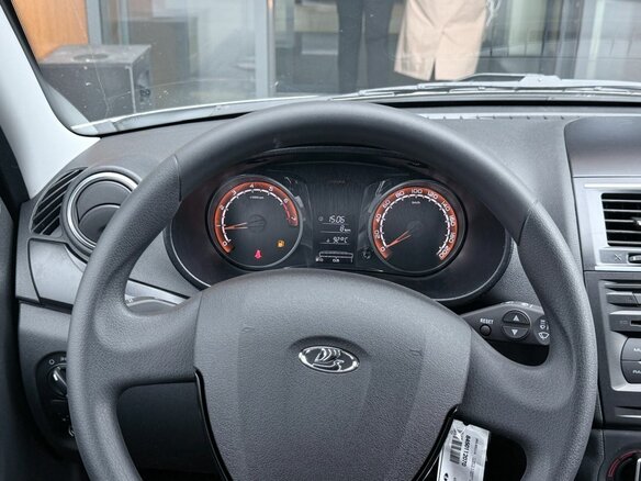 2026 Lada (ВАЗ) Granta Cross I Рестайлинг, серебристый, 1251000 рублей - вид 10