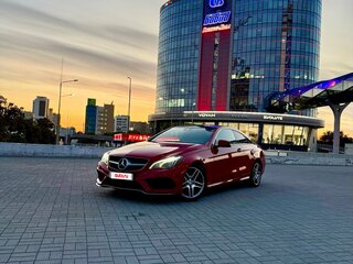 2015 Mercedes-Benz E-Класс 200 IV (W212, S212, C207) Рестайлинг, красный, 2850000 рублей, вид 2
