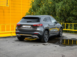 2020 Mercedes-Benz GLA 200 II (H247), серый, 2799000 рублей, вид 4