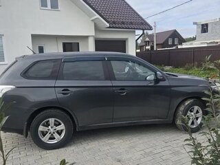 2014 Mitsubishi Outlander III, серый, 1500000 рублей, вид 2