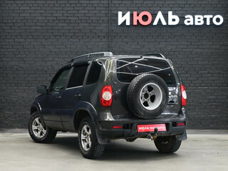 2010 Chevrolet Niva I Рестайлинг, зелёный, 400000 рублей, вид 4