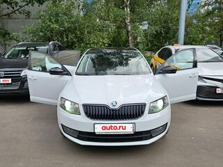 2017 Skoda Octavia III (A7), белый, 1700000 рублей, вид 2
