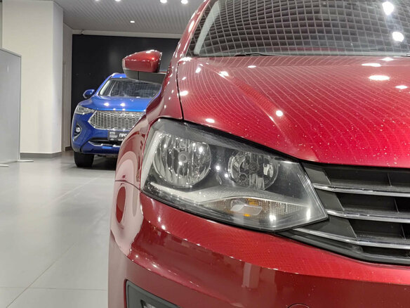 2017 Volkswagen Polo V Рестайлинг, красный - вид 16