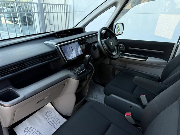 2017 Honda Stepwgn V, белый - вид 13
