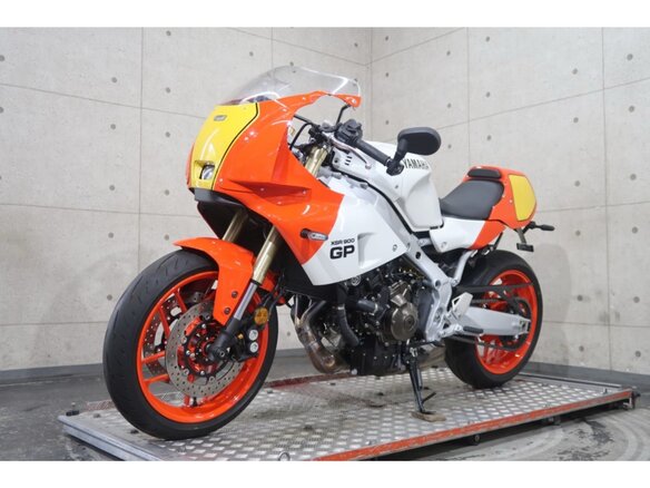 2024 Yamaha XSR900, белый, 1097000 рублей - вид 9