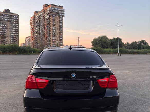 2010 BMW 3 серии 318i V (E90/E91/E92/E93) Рестайлинг, чёрный, 1250000 рублей - вид 6