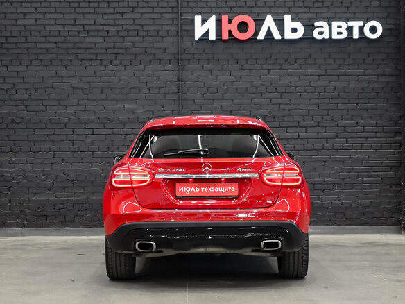 2014 Mercedes-Benz GLA 250 I (X156), красный - вид 5