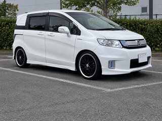 2016 Honda Freed Spike I Рестайлинг 2, белый, 784000 рублей, вид 1