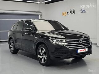 2023 Volkswagen Touareg III, чёрный, 7870000 рублей, вид 4