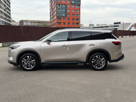 2026 Infiniti QX60 II, серебристый, 5850000 рублей, вид 4